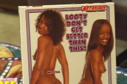 Threesome Lesbo Action